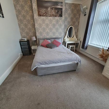 Private Luxury Double Room In Cardiff Exterior foto